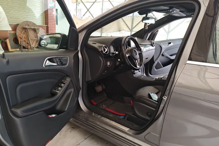 Used Mercedes-Benz B-Class 2012 B 180 Driver Seat