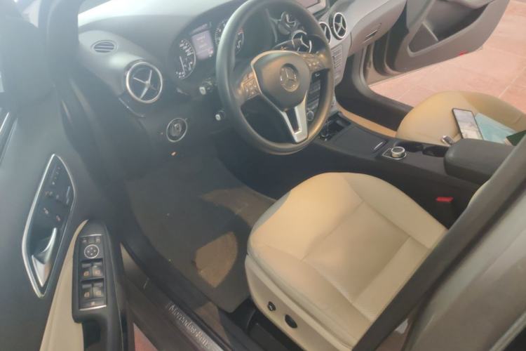 Used Mercedes-Benz B-Class 2012 B 180 Driver Seat