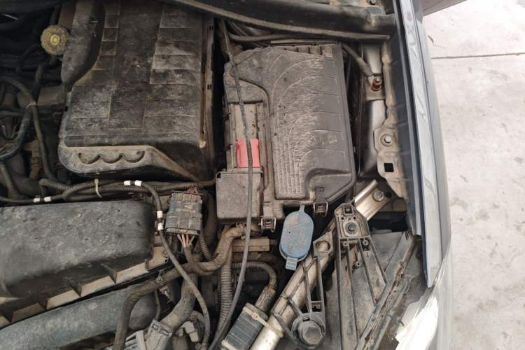 Used Mercedes-Benz B-Class 2012 B 180 Engine Bay Left