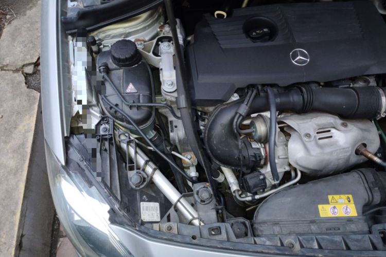 Used Mercedes-Benz B-Class 2012 B 180 Engine Bay Right