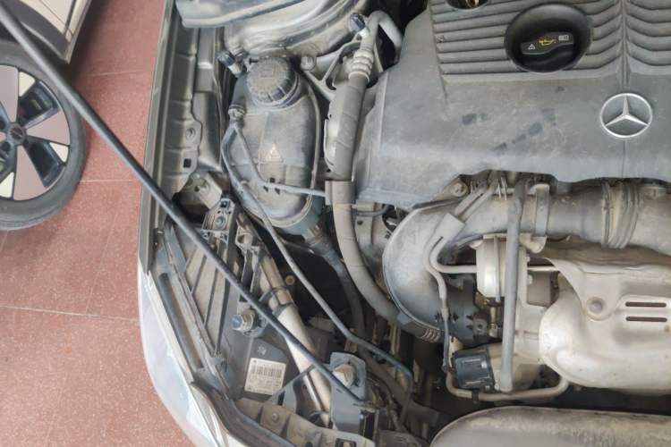Used Mercedes-Benz B-Class 2012 B 180 Engine Bay Right