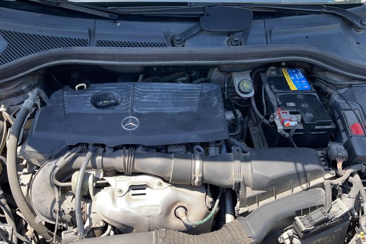 Used Mercedes-Benz B-Class 2012 B 180 Engine Bay