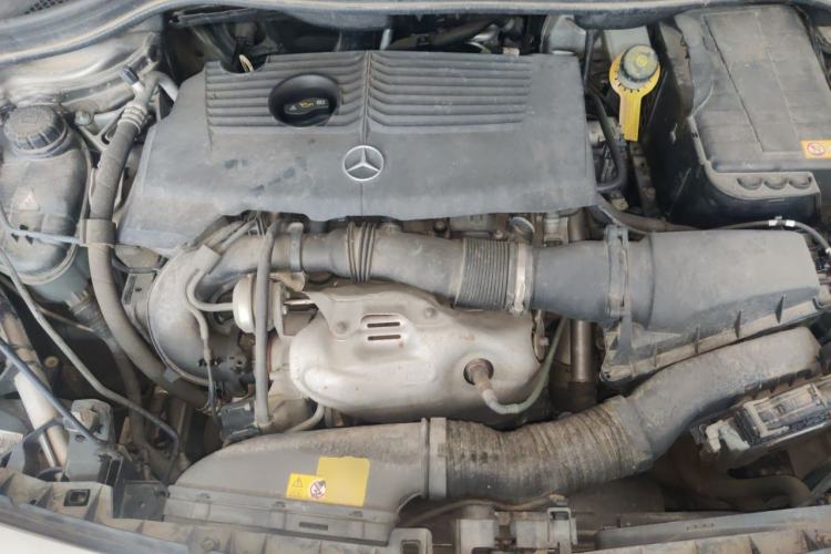 Used Mercedes-Benz B-Class 2012 B 180 Engine Bay
