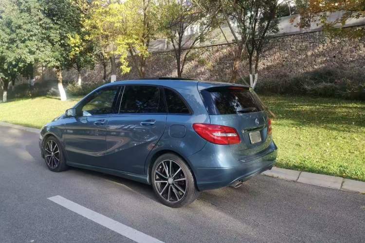 Used Mercedes-Benz B-Class 2012 B 200 Exterior 3