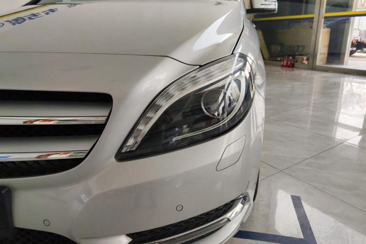 Used Mercedes-Benz B-Class 2012 B 200 Exterior 5