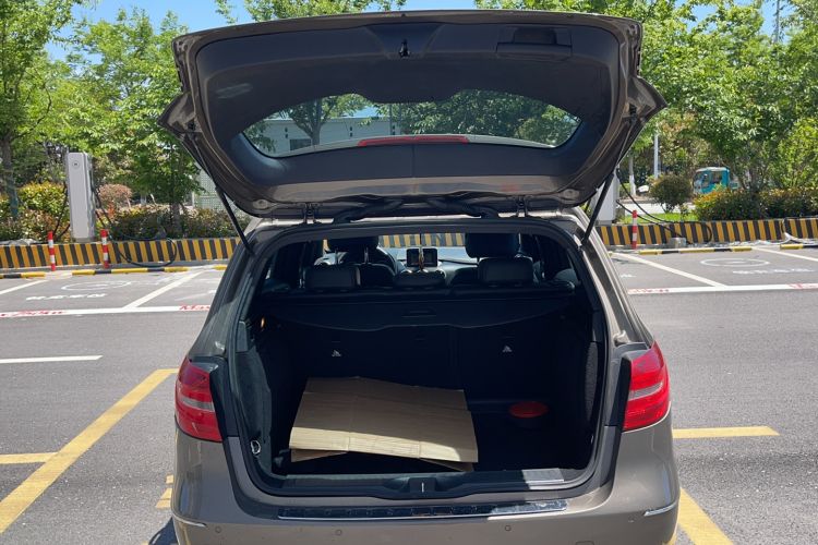 Used Mercedes-Benz B-Class 2012 B 180 Exterior 7