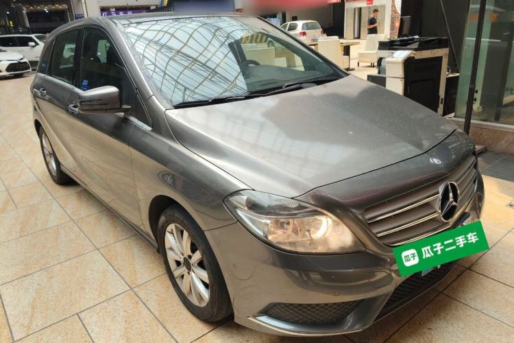 Used Mercedes-Benz B-Class 2012 B 180 Front Right 45 Deg