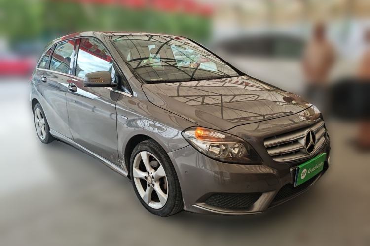 Used Mercedes-Benz B-Class 2012 B 180 Front Right 45 Deg