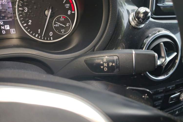 Used Mercedes-Benz B-Class 2012 B 180 Gear Lever