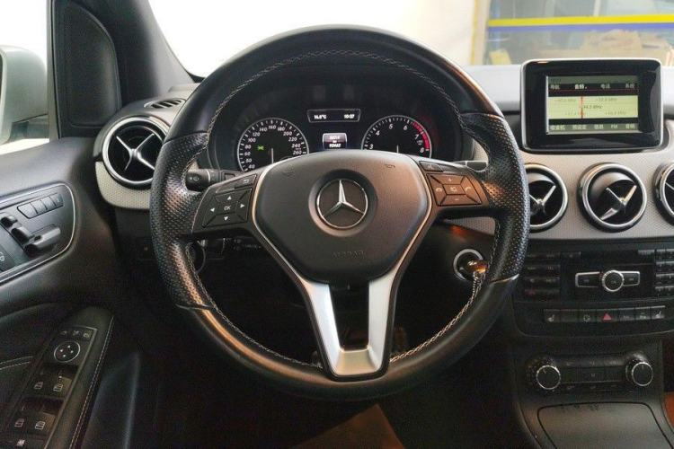 Used Mercedes-Benz B-Class 2012 B 200 Interior 2