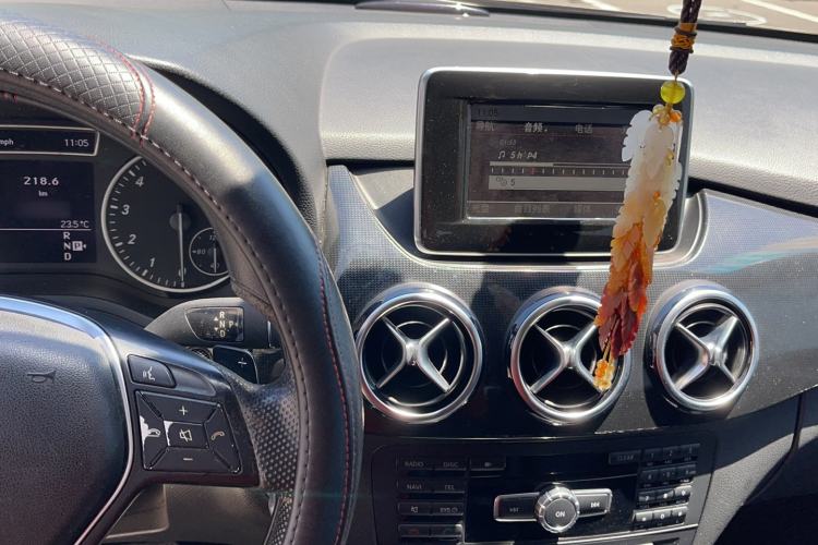 Used Mercedes-Benz B-Class 2012 B 180 Interior 2