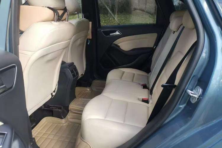 Used Mercedes-Benz B-Class 2012 B 200 Interior 2
