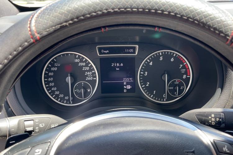 Used Mercedes-Benz B-Class 2012 B 180 Interior 3
