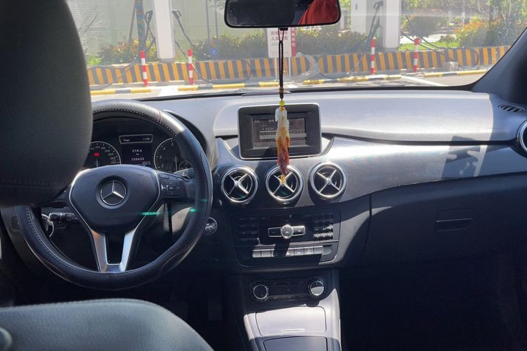 Used Mercedes-Benz B-Class 2012 B 180 Interior 4