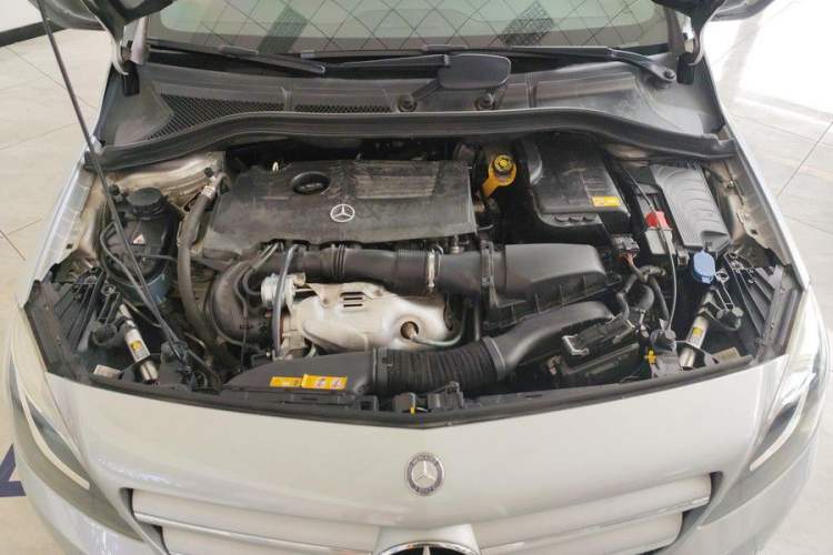 Used Mercedes-Benz B-Class 2012 B 200 Interior 9
