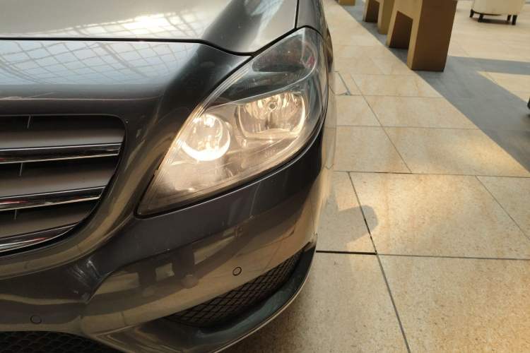 Used Mercedes-Benz B-Class 2012 B 180 Left Front Headlight