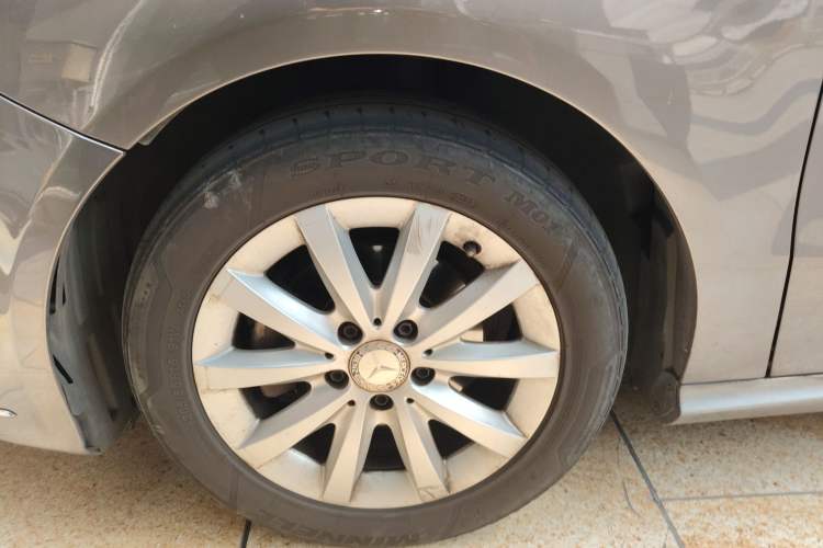 Used Mercedes-Benz B-Class 2012 B 180 Left Front Wheel Hub