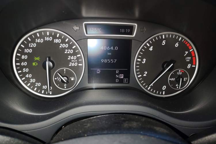 Used Mercedes-Benz B-Class 2012 B 180 Odometer Close Up
