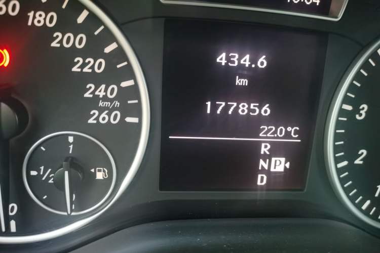 Used Mercedes-Benz B-Class 2012 B 200 Odometer Close Up