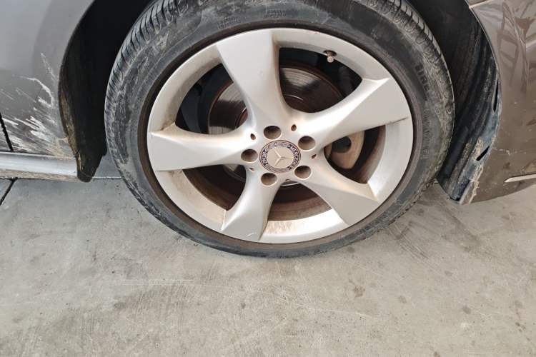 Used Mercedes-Benz B-Class 2012 B 180 Right Front Wheel Hub