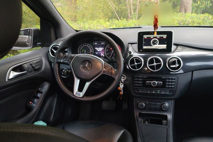 Used Mercedes-Benz B-Class 2012 B 180 Steering Wheel