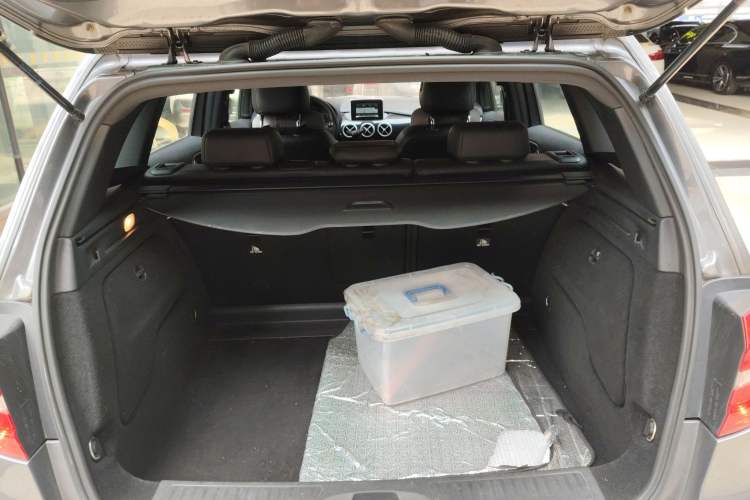 Used Mercedes-Benz B-Class 2012 B 180 Trunk