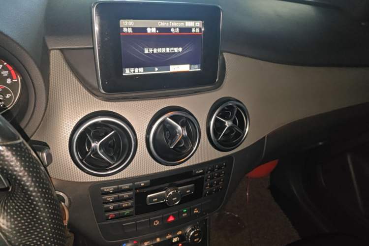 Used Mercedes-Benz B-Class 2012 B 200 Audio And AC Panel