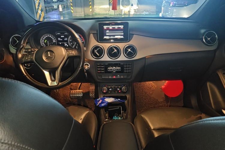 Used Mercedes-Benz B-Class 2012 B 200 Center Console