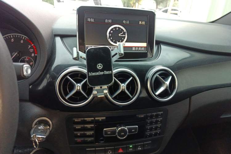 Used Mercedes-Benz B-Class 2012 B 180 Audio And AC Panel