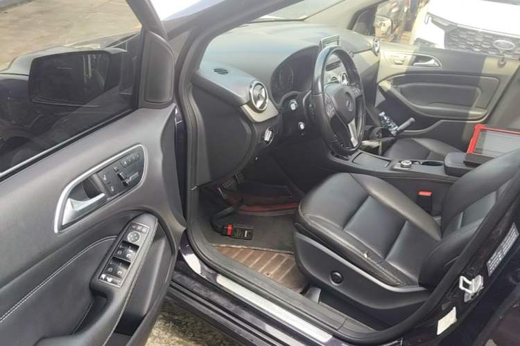 Used Mercedes-Benz B-Class 2012 B 200 Driver Seat