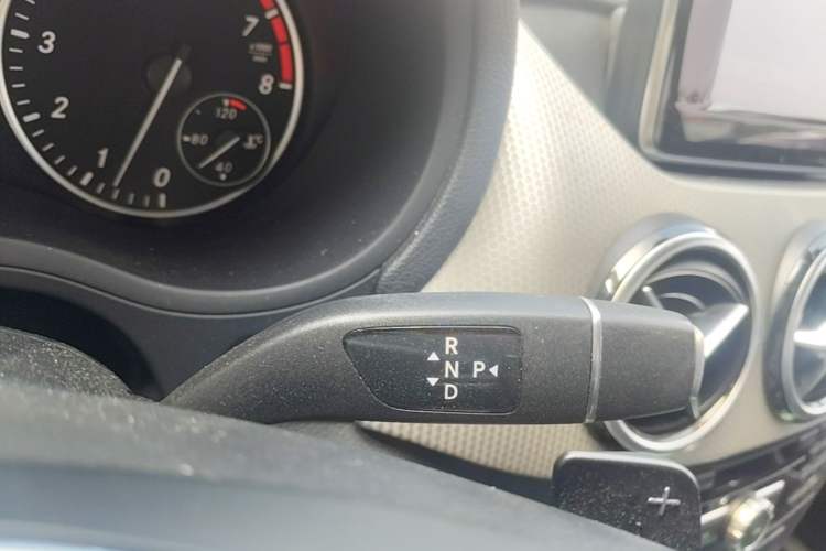 Used Mercedes-Benz B-Class 2012 B 200 Gear Lever