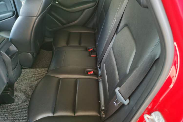 Used Mercedes-Benz B-Class 2012 B 180 Interior 4