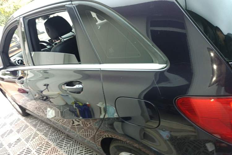Used Mercedes-Benz B-Class 2012 B 180 Left Side