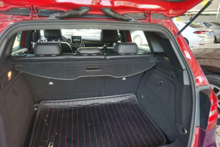 Used Mercedes-Benz B-Class 2012 B 180 Trunk
