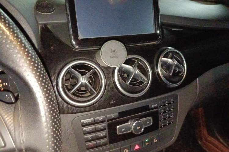 Used Mercedes-Benz B-Class 2012 B 180 Audio And AC Panel