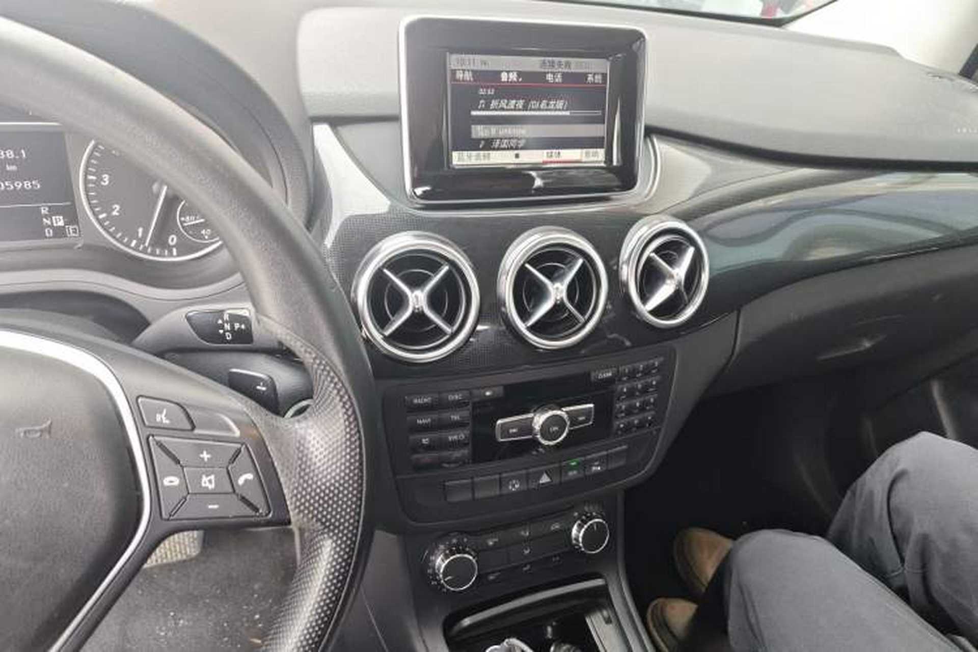 Used Mercedes-Benz B-Class 2012 B 180 Audio And AC Panel