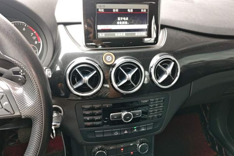 Used Mercedes-Benz B-Class 2012 B 180 Audio And AC Panel