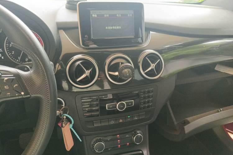 Used Mercedes-Benz B-Class 2012 B 180 Audio And AC Panel