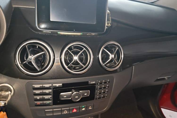 Used Mercedes-Benz B-Class 2012 B 180 Audio And AC Panel