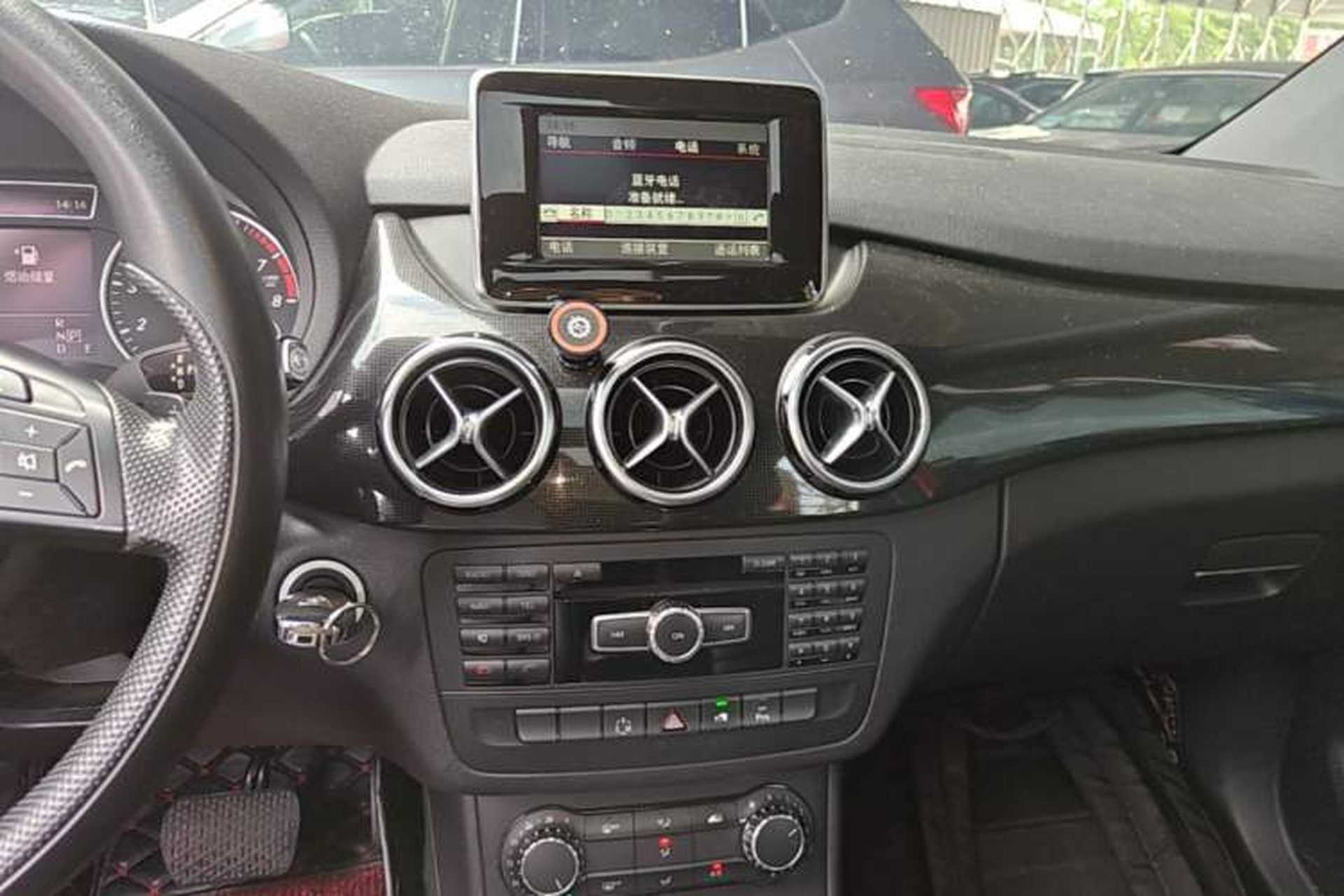 Used Mercedes-Benz B-Class 2012 B 180 Audio And AC Panel