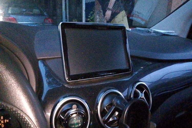 Used Mercedes-Benz B-Class 2012 B 180 Audio And AC Panel