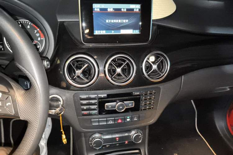 Used Mercedes-Benz B-Class 2012 B 180 Audio And AC Panel