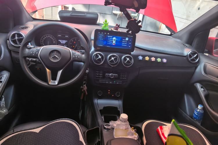 Used Mercedes-Benz B-Class 2012 B 180 Center Console