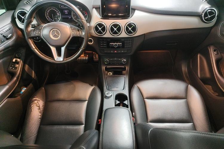 Used Mercedes-Benz B-Class 2012 B 200 Center Console