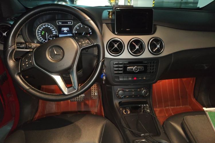 Used Mercedes-Benz B-Class 2012 B 200 Center Console