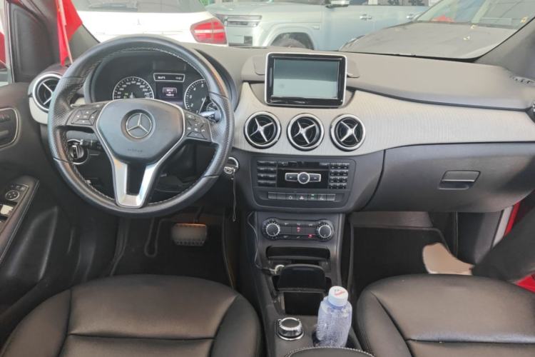 Used Mercedes-Benz B-Class 2012 B 200 Center Console