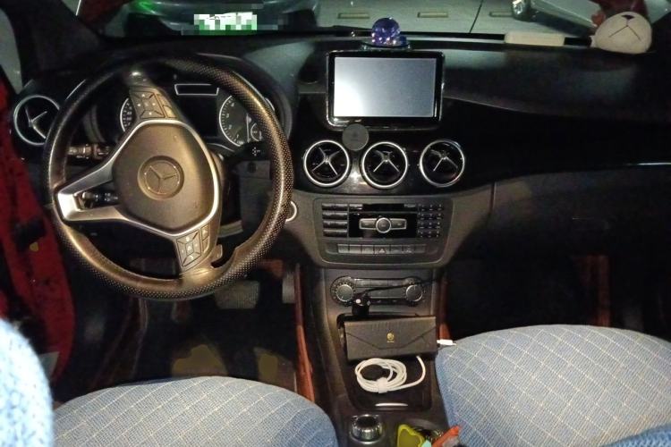 Used Mercedes-Benz B-Class 2012 B 180 Center Console