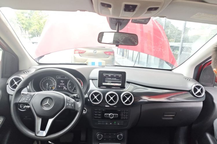 Used Mercedes-Benz B-Class 2012 B 180 Center Console