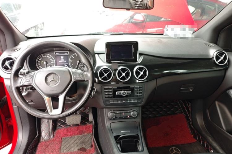 Used Mercedes-Benz B-Class 2012 B 180 Center Console