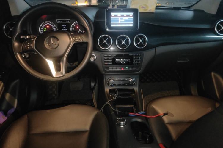 Used Mercedes-Benz B-Class 2012 B 180 Center Console